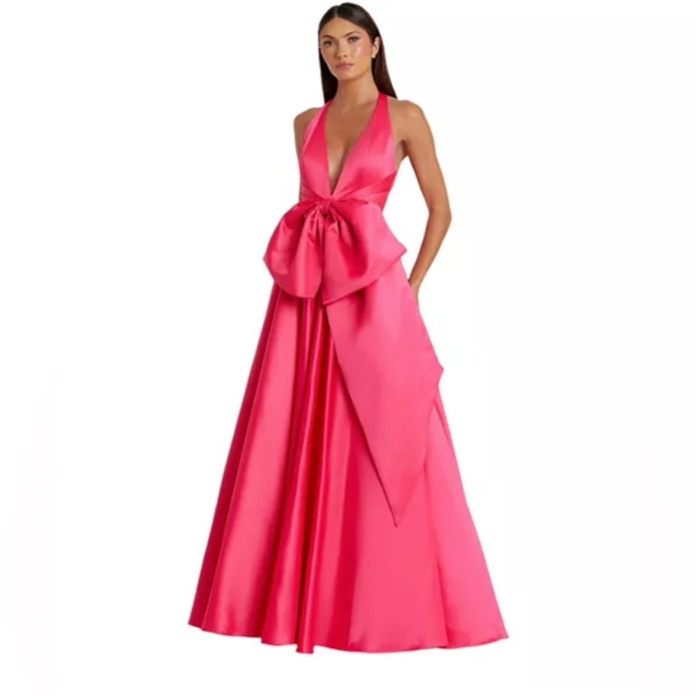 MAC DUGGAL
Pink Deep V Satin Ballgown with Oversized Bow Size 0 NWOT